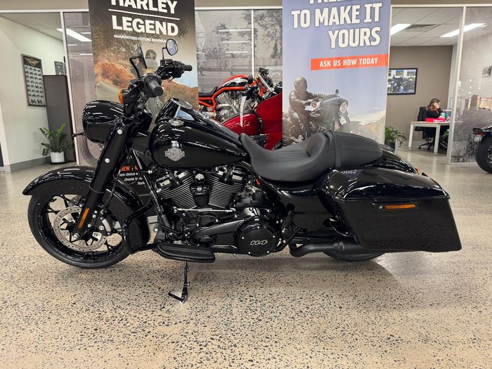 2025 Harley-Davidson Road King Special 114 (FLHRXS)