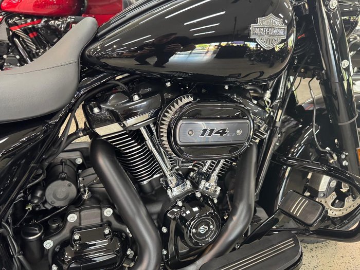 2025 Harley-Davidson Road King Special 114 (FLHRXS)