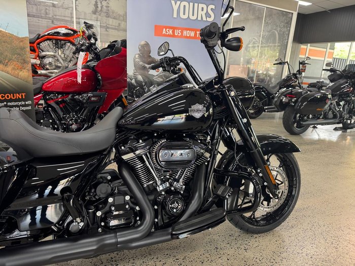 2025 Harley-Davidson Road King Special 114 (FLHRXS) Touring Black