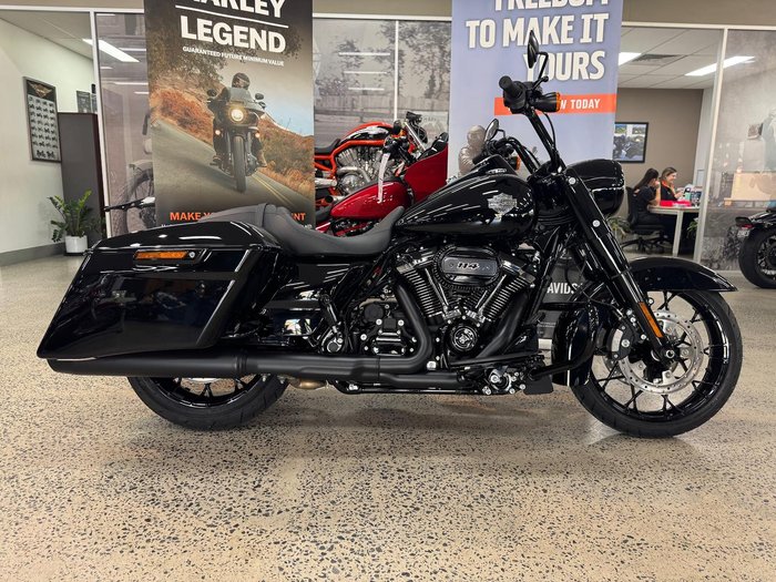 2025 Harley-Davidson Road King Special 114 (FLHRXS) Touring Black