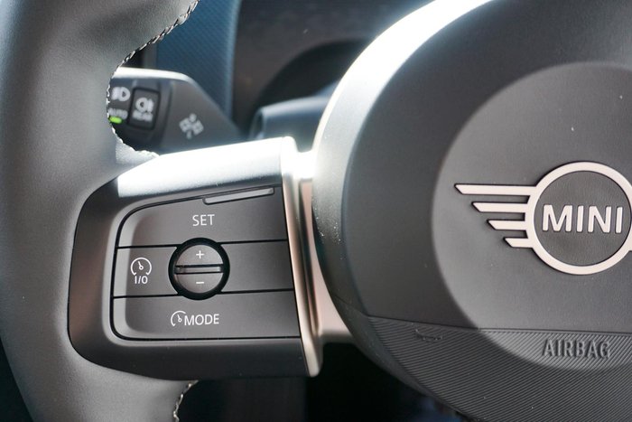 2024 MINI Countryman SE Favoured