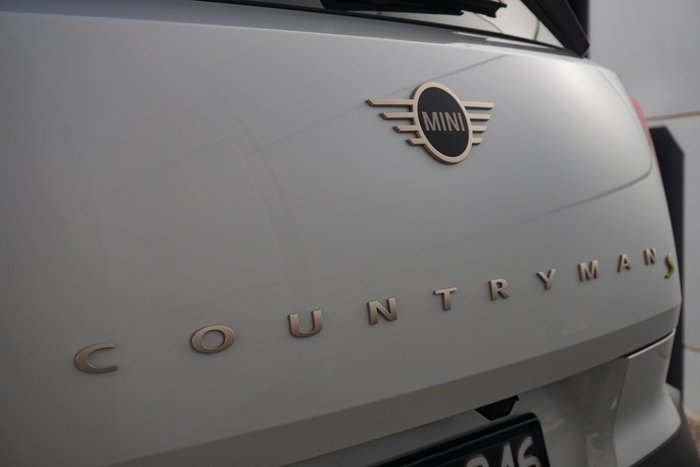 2024 MINI Countryman SE Favoured