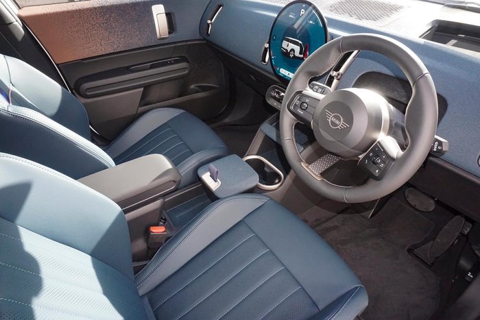 2024 MINI Countryman SE Favoured