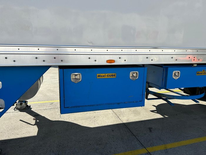 2012 Maxitrans St3 22 Pallet -28 Freezer, Double Stacker