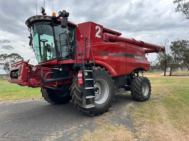 2016 CASE IH 8240 Red