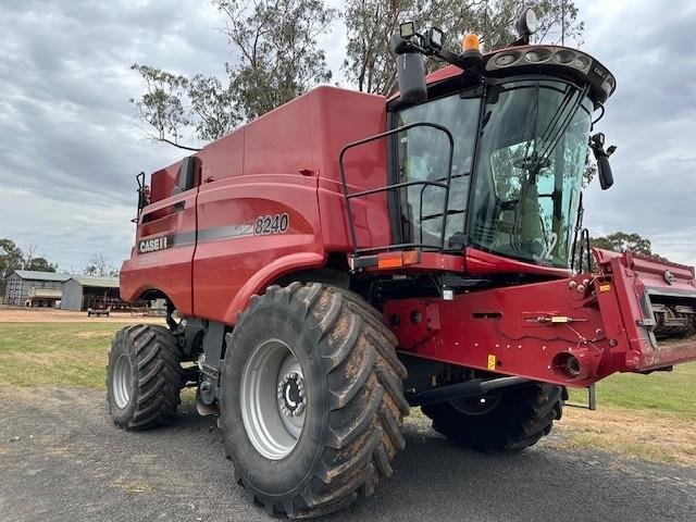 2016 CASE IH 8240 Red
