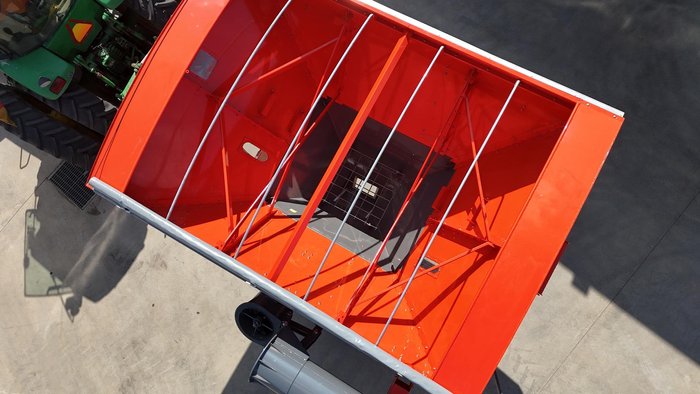 0 AGRIMEC Granbox Standard 16000 Chaser Bin New RED