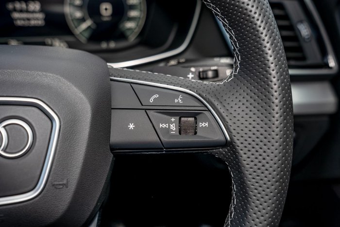 2024 Audi Q5 55 TFSI e S line