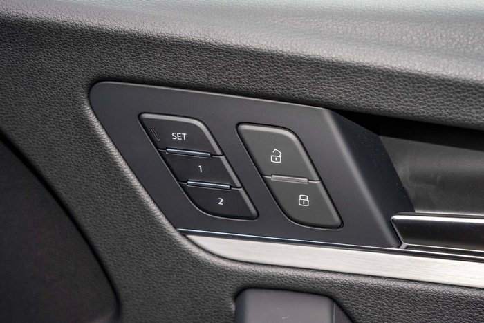 2024 Audi Q5 55 TFSI e S line