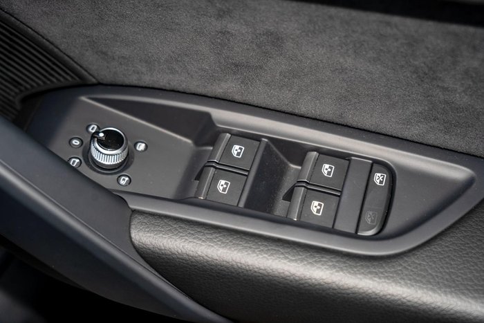 2024 Audi Q5 55 TFSI e S line