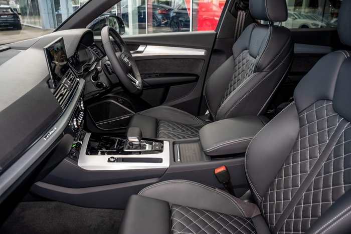 2024 Audi Q5 55 TFSI e S line