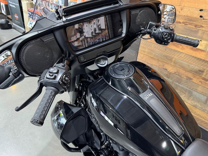 2025 Harley-Davidson Street Glide Ultra 117 (FLHXU) Touring Black