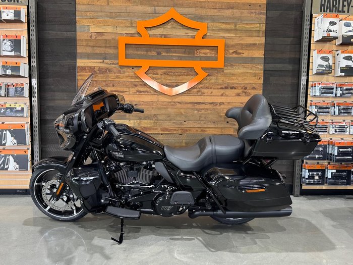 2025 Harley-Davidson Street Glide Ultra 117 (FLHXU) Touring Black