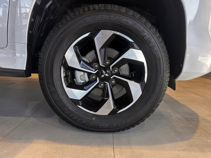 2024 Mitsubishi Pajero Sport Exceed