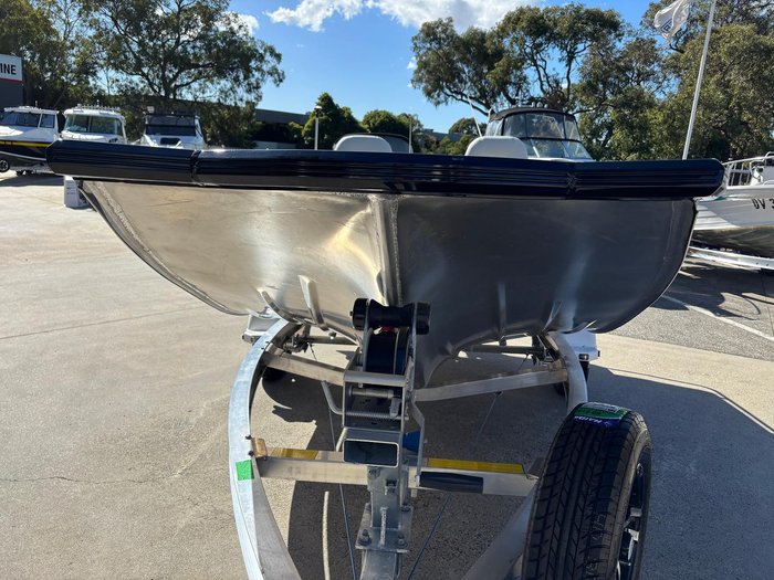 2025 QUINTREX 440 Hornet Trophy