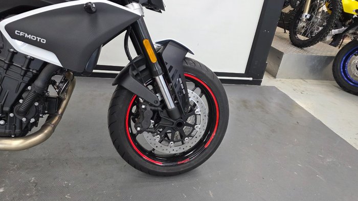 2024 CFMOTO NK SPORT NEBULA WHITE