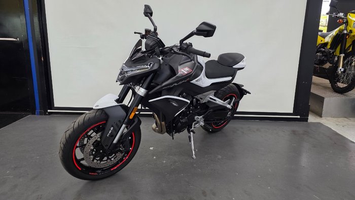 2024 CFMOTO NK SPORT NEBULA WHITE