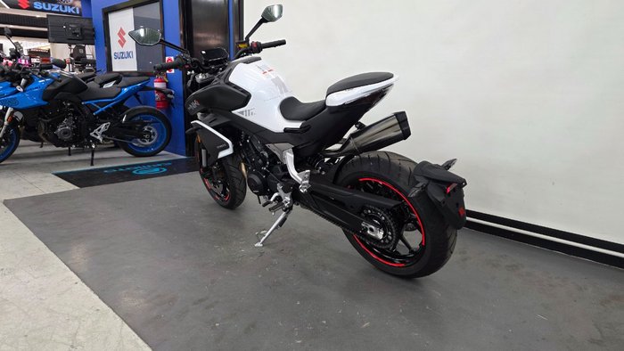 2024 CFMOTO NK SPORT NEBULA WHITE
