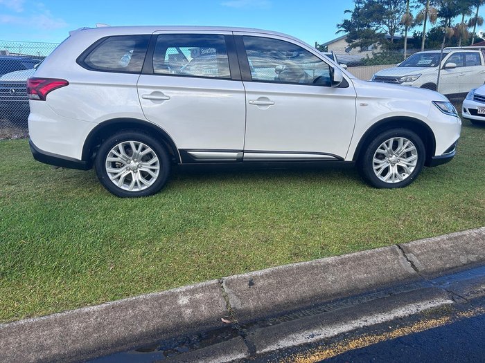 2020 Mitsubishi Outlander ES
