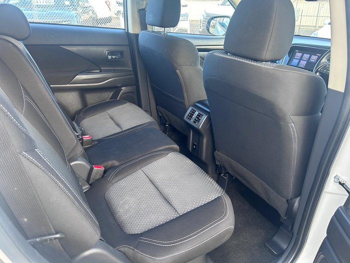 2020 Mitsubishi Outlander ES