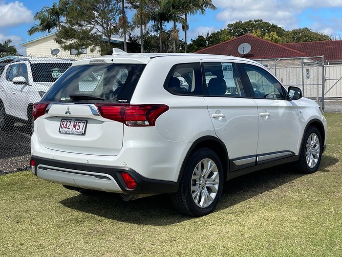2020 Mitsubishi Outlander ES