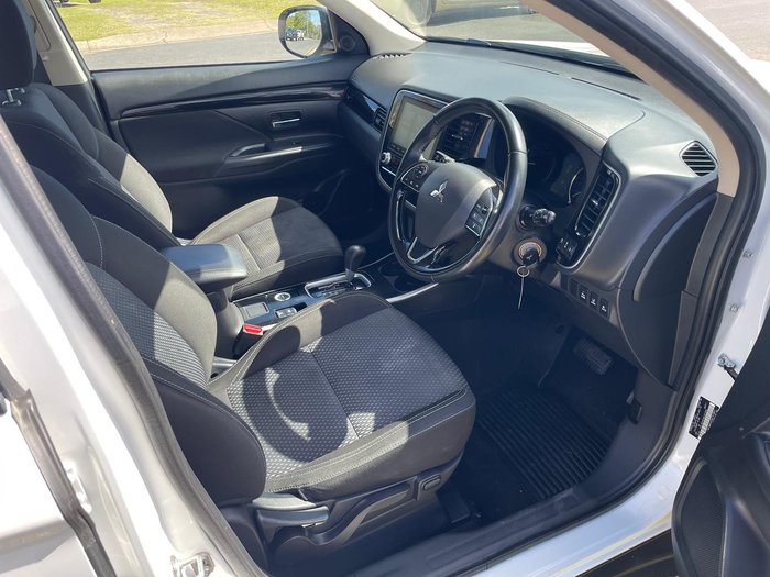 2020 Mitsubishi Outlander ES