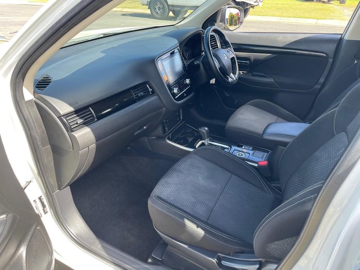 2020 Mitsubishi Outlander ES