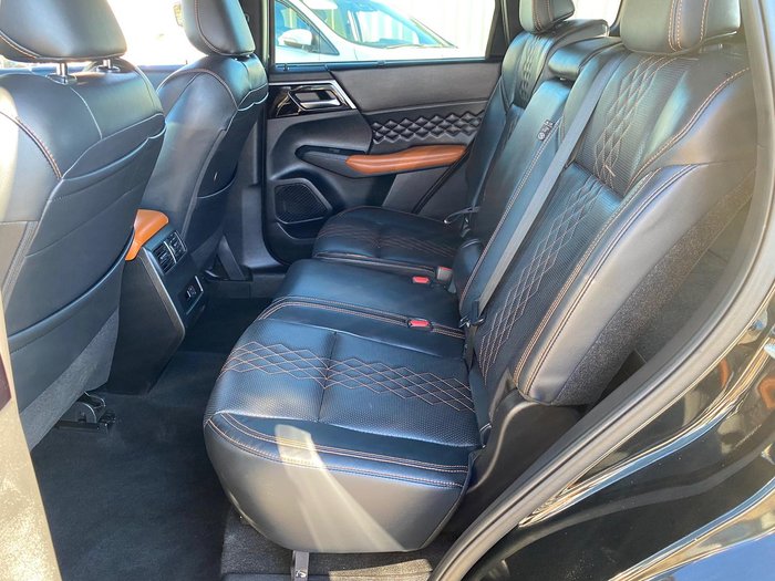 2022 Mitsubishi Outlander Exceed