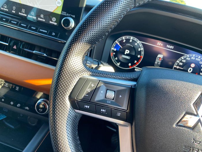 2022 Mitsubishi Outlander Exceed