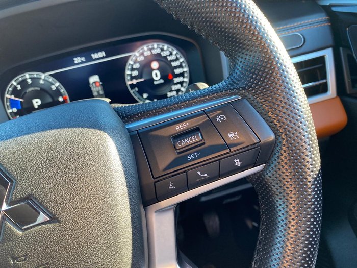 2022 Mitsubishi Outlander Exceed