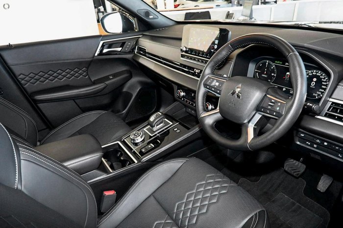 2024 Mitsubishi Outlander PHEV GSR