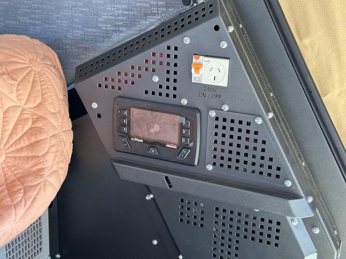 2025 Track Trailer Tvan Murranji