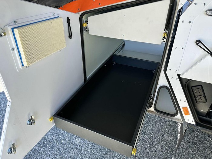 2025 Track Trailer Tvan Murranji