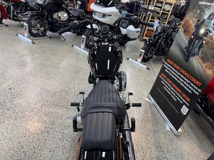 2025 Harley-Davidson Street Bob 117 (FXBB) Softail Black