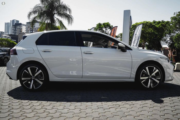 2025 Volkswagen Golf 110TSI Style 8.5 MY25 Pure White