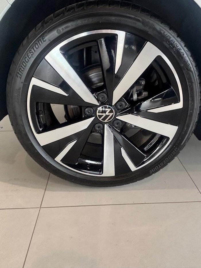 2025 Volkswagen Golf 110TSI Style 8.5 MY25 Pure White