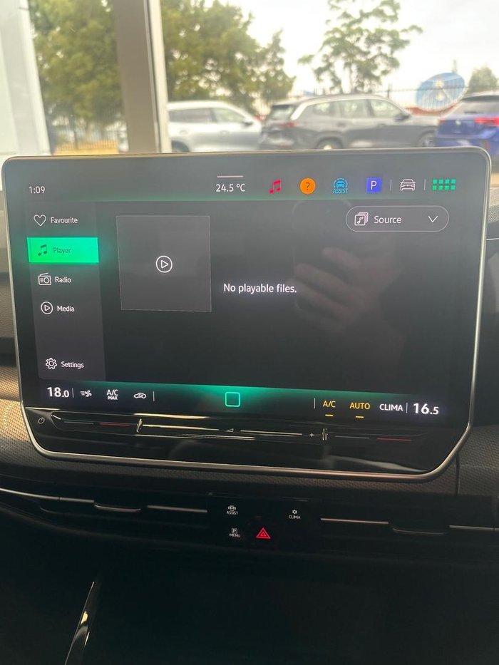 2025 Volkswagen Golf 110TSI Style 8.5 MY25 Pure White