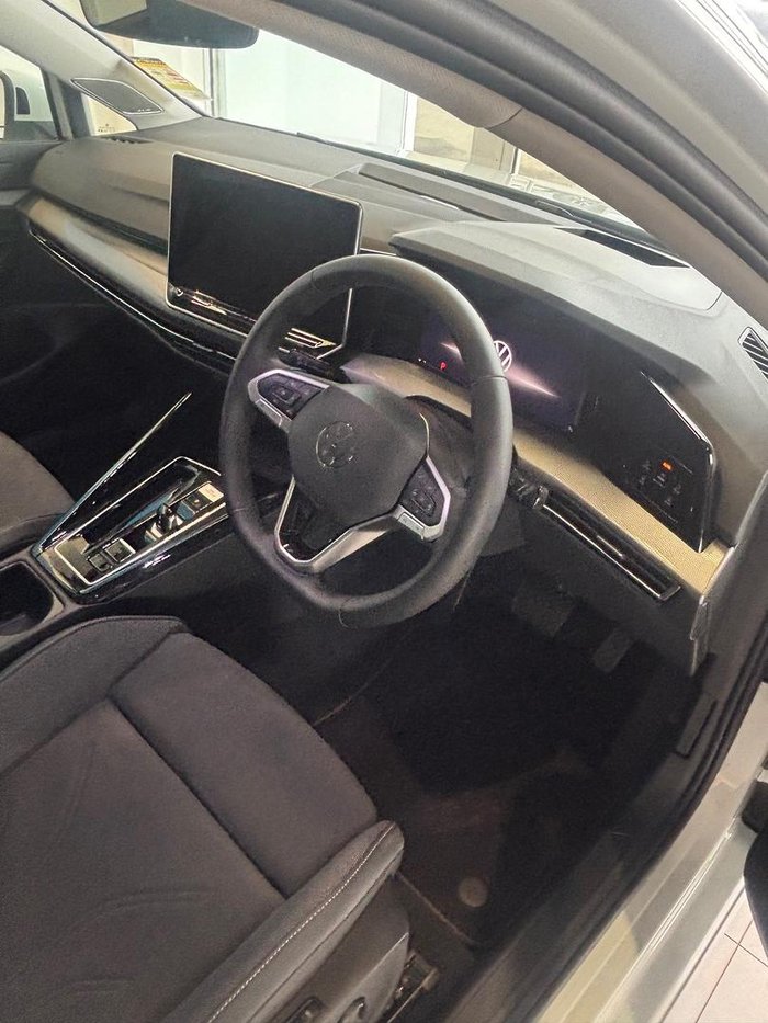 2025 Volkswagen Golf 110TSI Style 8.5 MY25 Pure White