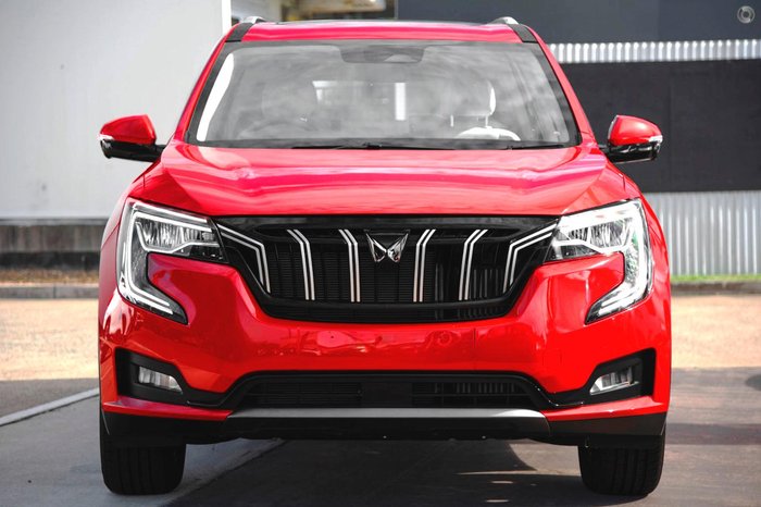 2025 Mahindra XUV700 AX7L
