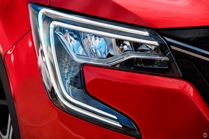 2025 Mahindra XUV700 AX7L