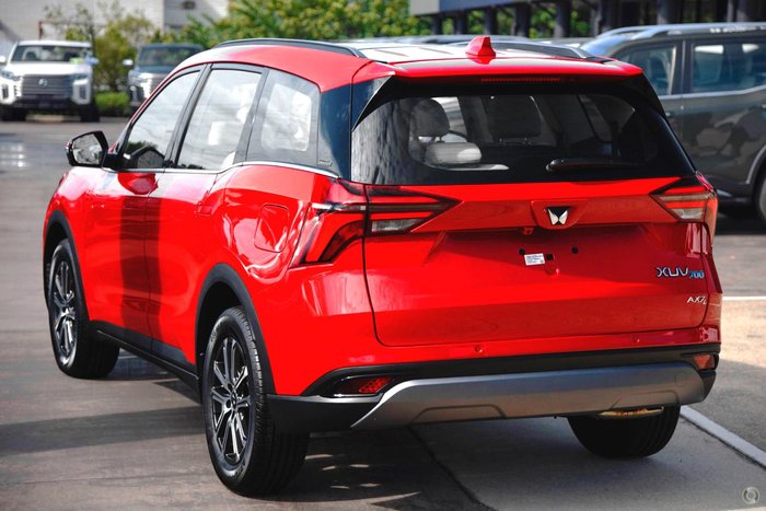 2025 Mahindra XUV700 AX7L