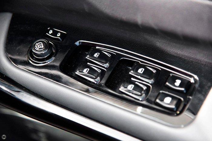 2025 Mahindra XUV700 AX7L