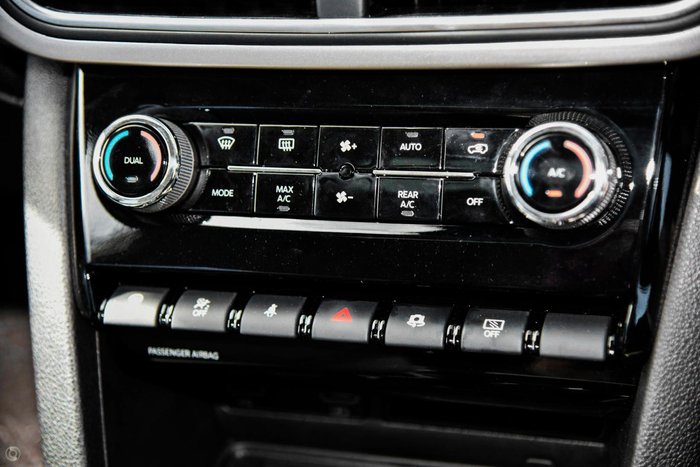 2025 Mahindra XUV700 AX7L