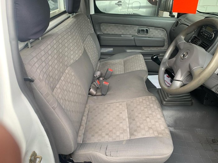 2012 Nissan Navara DX