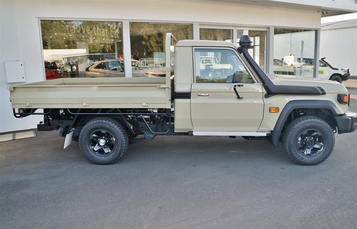 2025 Toyota LC Military LC70 4.5L Dsl Single Cab Chassis 5MT GXL