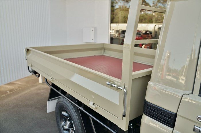 2025 Toyota LC Military LC70 4.5L Dsl Single Cab Chassis 5MT GXL