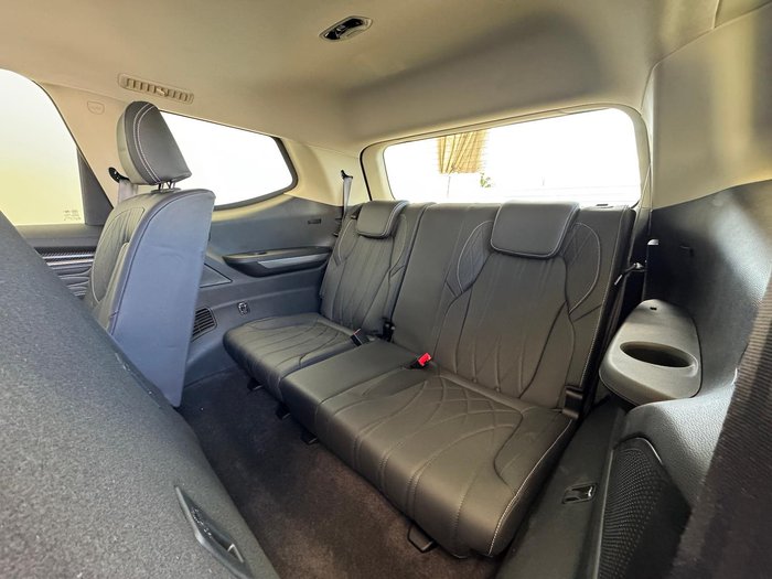 2025 LDV D90 Executive