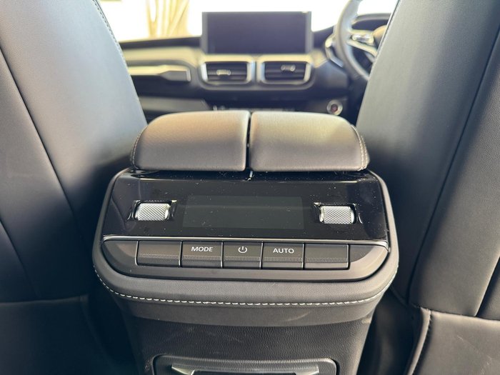2025 LDV D90 Executive