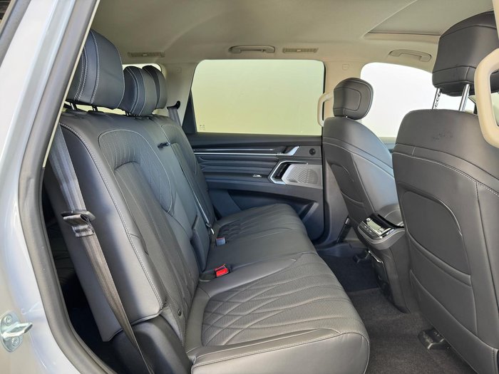 2025 LDV D90 Executive