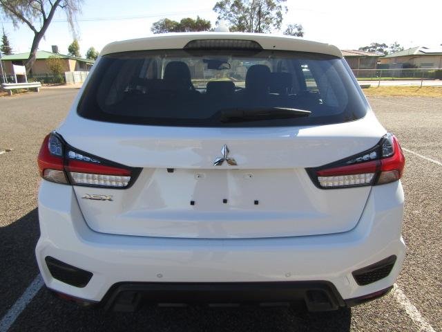 2024 Mitsubishi ASX ES